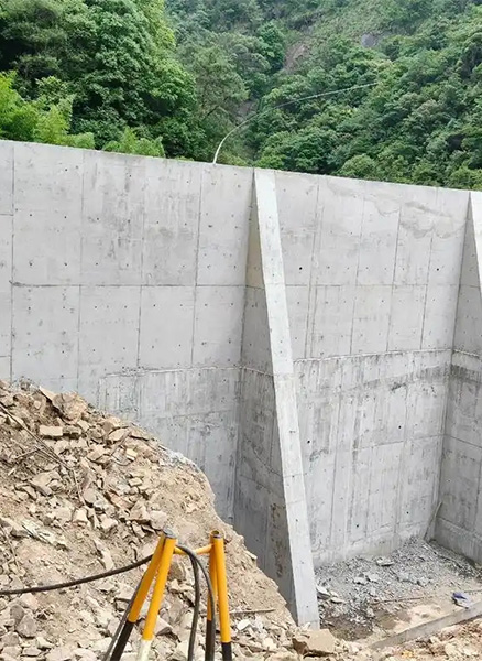 济南济阳县重力式挡土墙